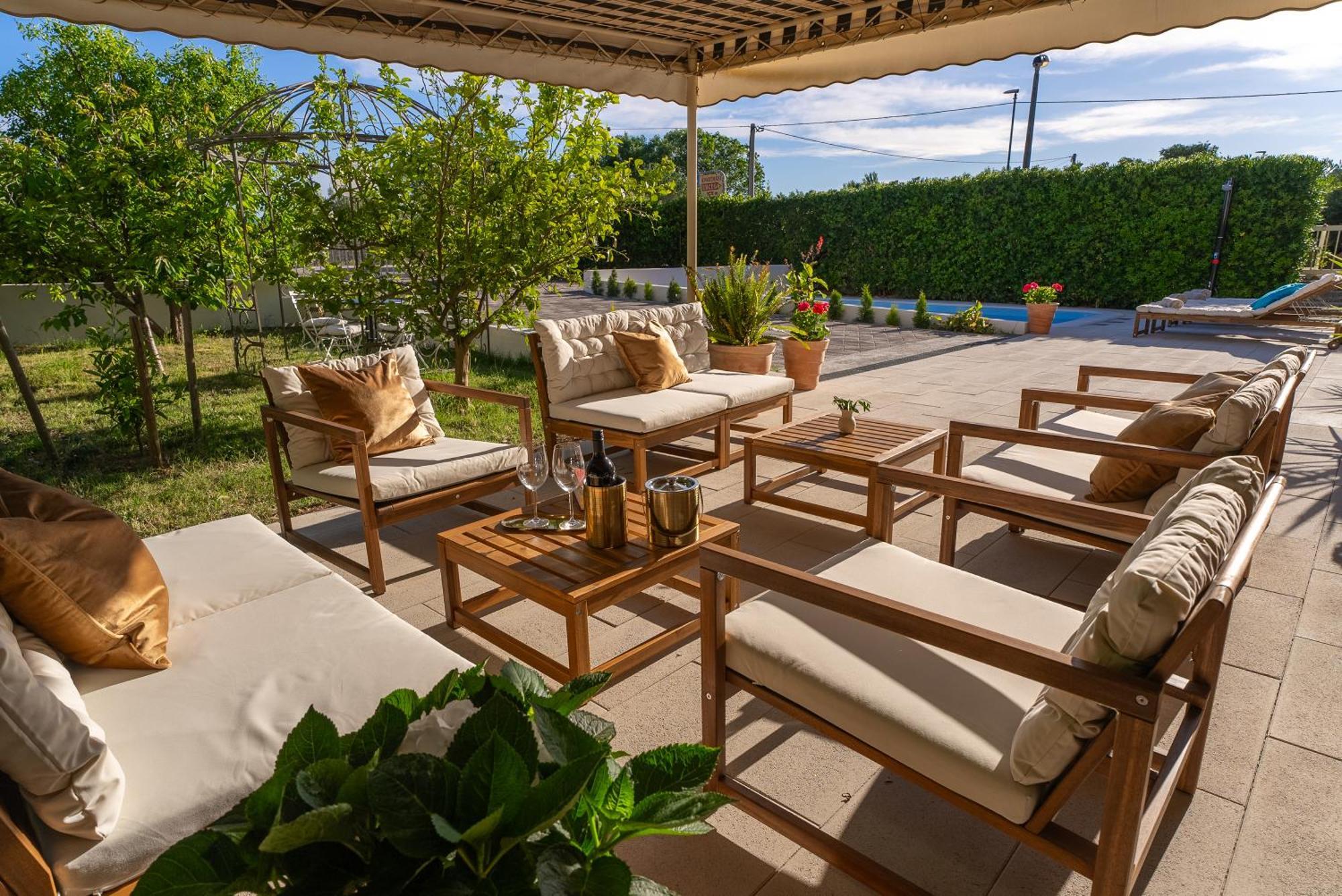 Storge Boutique Bed & Breakfast Omiš Exterior foto
